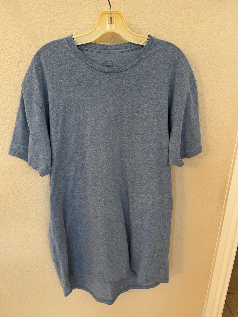 True Classic Men's Classic Crewneck T-Shirt - Brushed Blue. Size XL